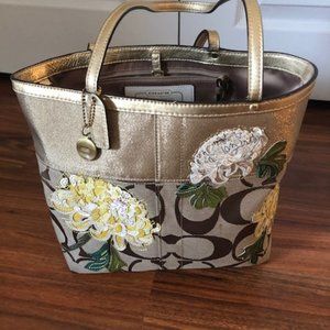 Coach rare tote bag